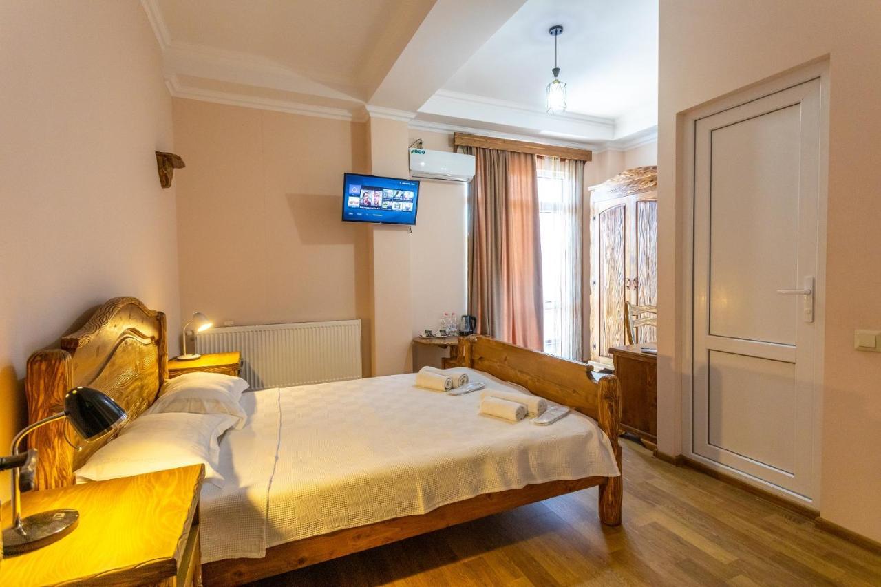 Hotel Phasis Kutaisi Exteriér fotografie