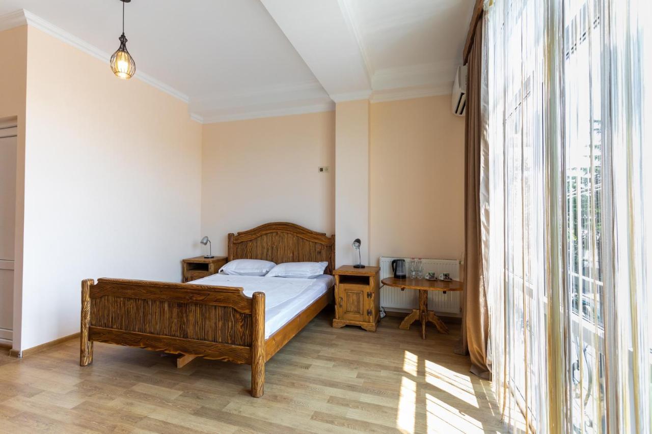 Hotel Phasis Kutaisi Exteriér fotografie